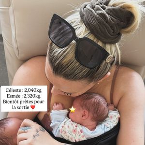 Kelly Vedovelli partage une photo de ses jumelles sur son compte Instagram.