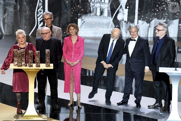 Marie-Anne Chazel a été mariée à Christian Clavier.
César d'anniversaire pour le Splendid : Josiane Balasko, Michel Blanc, Thierry Lhermitte, Marie-Anne Chazel, Gérard Jugnot, Christian Clavier, Bruno Moynot sur scène lors de la 46ème cérémonie des César à l'Olympia à Paris le 12 mars 2021. © Bertrand Guay/ Pool / Bestimage