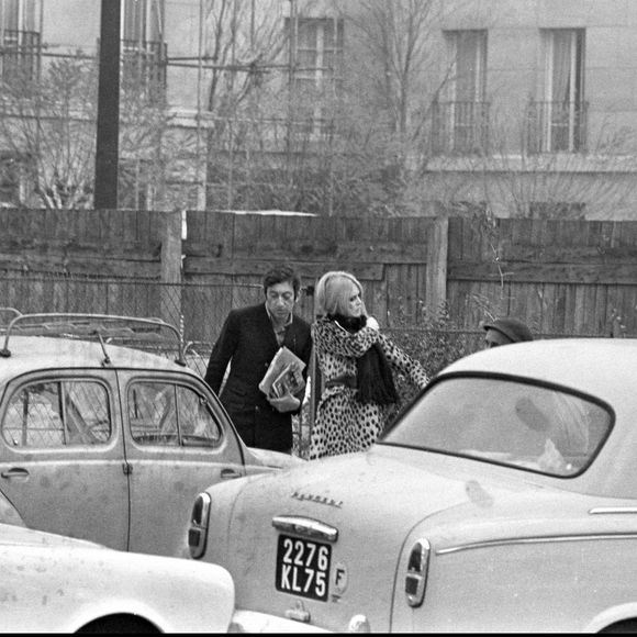 Archives - Brigitte Bardot et Serge Gainsbourg dans la rue
Bestimage
