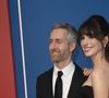 Loin d'Hollywood, le père de ses deux enfants s'est brillamment reconverti dans la création de bijoux.

Anne Hathaway et son mari Adam Shulman assistent à l'avant-première de la comédie musicale "The Music Man" au Winter Garden Theatre à New York le 10 février 2022.
Bestimage