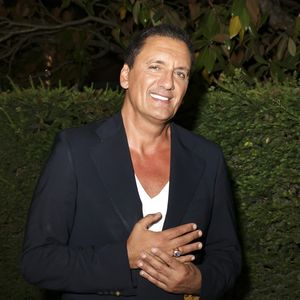 "Je fais de la boxe, des abdos, de la respiration. J’essaie de retrouver 'mon poids de scène'", avait-il révélé dans les colonnes de "Gala" en janvier 2025

Exclusif - Dany Brillant en backstage de l'enregistrement de l'émission La Grande Fête de Carcassonne, diffusée le samedi 6 septembre à 21.10 sur France 2, dans la Cité Médiévale de Carcassonne, France, le 24 juin 2025. © Jack Tribeca/Bestimage