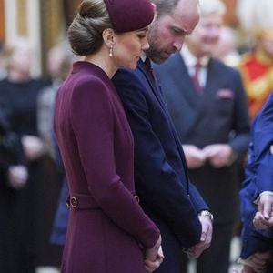 Sa Majesté le Roi et la Reine, le Prince et la Princesse de Galles, le Duc et la Duchesse d'Édimbourg, ainsi que Leurs Altesses l'Émir et Sheikha Jawaher du Qatar ont visité une exposition spéciale dans la Galerie d'images d'objets de la Royal Collection Trust et de la Turquoise Mountain Foundation en rapport avec le Qatar. Ils se sont rendus au Royaume-Uni le 3 décembre 2024. Photo by The Sun/News Licensing/ABACAPRESS.COM