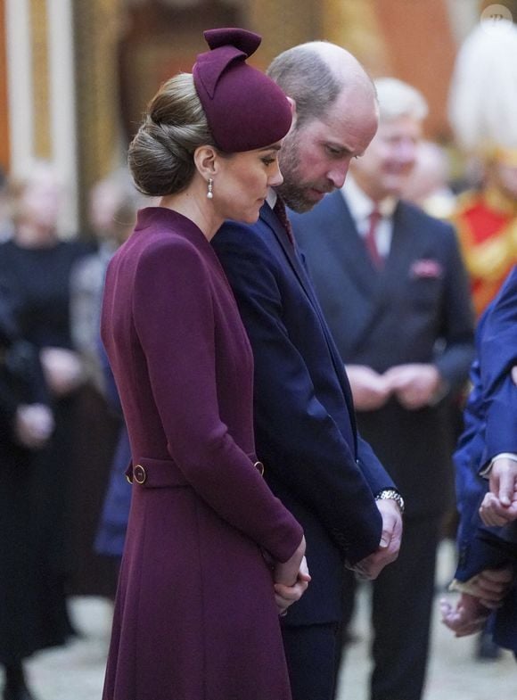 Sa Majesté le Roi et la Reine, le Prince et la Princesse de Galles, le Duc et la Duchesse d'Édimbourg, ainsi que Leurs Altesses l'Émir et Sheikha Jawaher du Qatar ont visité une exposition spéciale dans la Galerie d'images d'objets de la Royal Collection Trust et de la Turquoise Mountain Foundation en rapport avec le Qatar. Ils se sont rendus au Royaume-Uni le 3 décembre 2024. Photo by The Sun/News Licensing/ABACAPRESS.COM