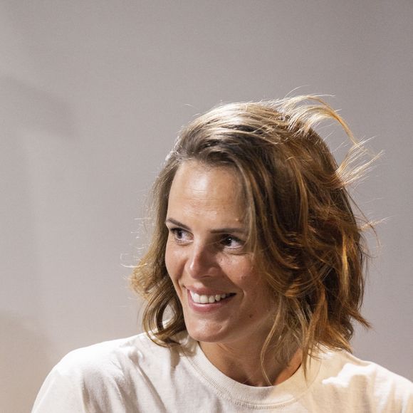 Jérémy Frérot dévoile une chanson sur sa séparation d’avec Laure Manaudou !
Trois ans après son deuxième album, le chanteur revient ce lundi avec un titre touchant, « Adieu », dans lequel il chante sa rupture avec la nageuse et leur nouvelle vie de parents séparés de deux enfants. Jack Tribeca / Bestimage