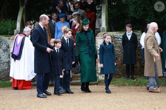 Princess Beatrice, Edoardo Mapelli Mozzi, Sophie Rhys-Jones, duchesse d'Edimbourg, le prince Edward, duc d'Edimbourg, Savannah Phillips, Catherine (Kate) Middleton, princesse de Galles, Prince Louis, Princesse Charlotte, Prince George, Le prince William, prince de Galles, Tim Laurence, Peter Phillips, - La famille royale britannique se rend à la messe de Noël à Sandringham le 25 décembre 2024.