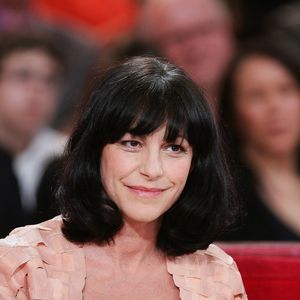 Ce mercredi 5 mars 2025, le parquet de Bobigny, qui a ouvert ces dernières heures une enquête pour tenter de préciser les causes de la mort de ce jeune homme, a confirmé au journal "Le Figaro" qu'il s'agissait bien du fils de Lio.

Archives - Lio - Enregistrement de l'émission "Vivement Dimanche". Le 25 avril 2012. JLPPA / Bestimage