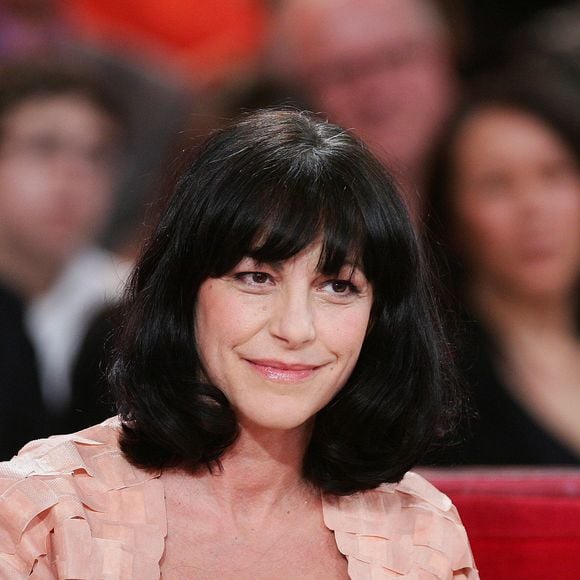 Ce mercredi 5 mars 2025, le parquet de Bobigny, qui a ouvert ces dernières heures une enquête pour tenter de préciser les causes de la mort de ce jeune homme, a confirmé au journal "Le Figaro" qu'il s'agissait bien du fils de Lio.

Archives - Lio - Enregistrement de l'émission "Vivement Dimanche". Le 25 avril 2012. JLPPA / Bestimage