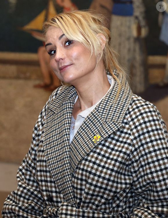 Exclusif - Elodie Gossuin lors du lancement de 'Une Jonquille contre le cancer' à Paris le 12 Mars 2024.

© Denis Guignebourg/Bestimage