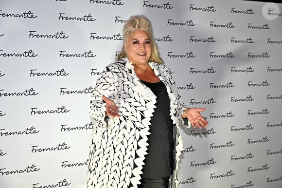 Mais l'animatrice a dû arrêter le traitement après la perte de "10 petits kilos" à cause des effets secondaires lourds.

Marianne James durant la soirée Fremantle pour la 38ème édition du Mipcom à Cannes, le 17 octobre 2022. © Bruno Bebert / Bestimage