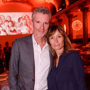 Hortense Brogniart est devenue taxidermiste.

Exclusif - Denis Brogniart et sa femme Hortense Brogniart - Dîner de la Fondation ARC au Pavillon Cambon-Capucines à Paris, le 7 octobre 2019.

© Rachid Bellak / Bestimage