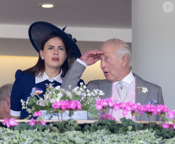 Pour Sophie Winkleman, la médiatisation des membres de la famille royale est quelque chose qui n'est pas souhaitable.

Quatrième jour du meeting royal d'Ascot, à l'hippodrome d'Ascot, dans le Berkshire, au Royaume-Uni. Sur la photo : le roi Charles III, la reine Camilla Parker Bowles, reine consort d'Angleterre, et Sophie Winkleman. Photo par GOFF/BESTIMAGE