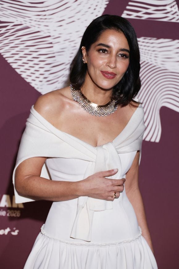 Elle a ainsi confié mettre un point d'honneur à développer le palais de ses enfants. Sa technique infaillible ? Face à un plat inconnu, elle propose d'abord de toutes petites portions pour ne pas les braquer

Leïla Bekhti porte un collier et des boucles d'oreilles de la Maison Chaumet au photocall du dîner de la 51ème cérémonie des César au Fouquet's à Paris, France, le 27 février 2026. © Denis Guignebourg/Bestimage