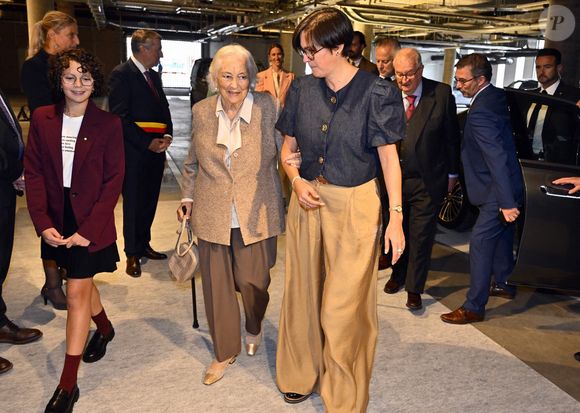 La Reine Paola de Belgique, le Roi Albert II de Belgique et une photo de la visite royale lors de l'ouverture de l'aile 'Institut Roi Albert II' à l'hôpital Cliniques Universitaires Saint-Luc à Woluwe-Saint-Lambert - Sint-Lambrechts-Woluwe, Bruxelles, Belgique, le jeudi 25 septembre 2025. Toutes les activités oncologiques et hématologiques seront regroupées dans le nouvel institut. © ABACAPRESS.COM