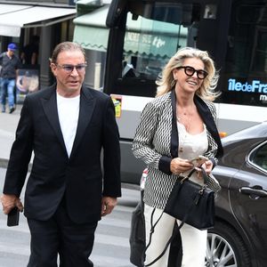 Caroline Margeridon indique donc être célibataire. C'est donc fini avec Pascal


Caroline Margeridon et son ex-compagnon - Mariage de Claude Lelouch à la mairie du 18ème à Paris. Le 17 juin 2023. © Agence / Bestimage