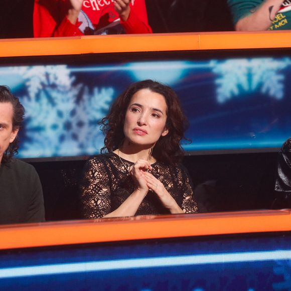Exclusif - Arnaud Tsamère, Isabelle Vitari, Adeline Tonuitti - Enregistrement de l'émission "100% Logique, Spéciale Noël", présentée par C.Féraud et diffusée le 21 décembre sur France 2.
© Christophe Clovis / Bestimage