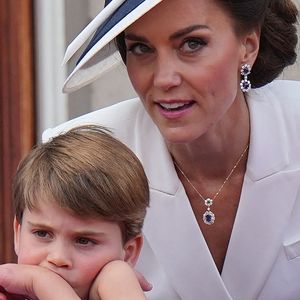 Naturellement aujourd'hui, Kate Middleton et son époux le prince William lui ont souhaité un joyeux anniversaire par le biais de leurs réseaux sociaux. 

Catherine Kate Middleton, duchesse de Cambridge, le prince Louis et la princesse Charlotte - Les membres de la famille royale regardent le défilé Trooping the Colour depuis un balcon du palais de Buckingham à Londres lors des célébrations du jubilé de platine de la reine le 2 juin 2022.