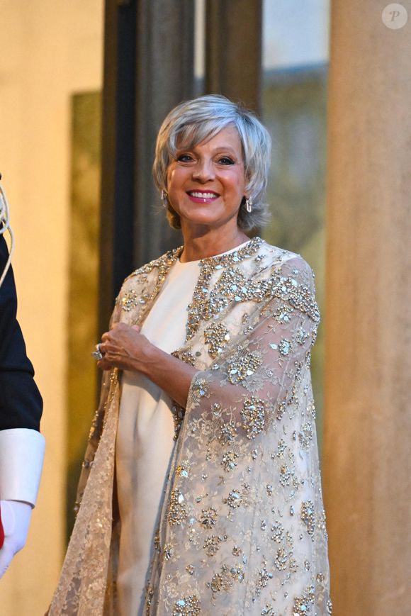 et a même été faite Chevalier de l’Ordre des Arts et des Lettres.

Hélène Mercier-Arnault - Arrivées au dîner d'état au palais de l'Elysée à Paris en l'honneur de la visite du roi et de la reine de Belgique en France le 14 octobre 2024.

© Federico Pestellini / Panoramic / Bestimage