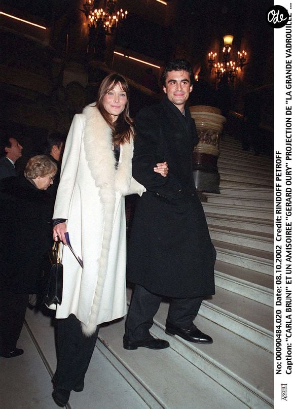 Ils continuent de se soutenir dans leurs projets respectifs.

Carla Bruni et Raphaël Enthoven lors de l'avant-première du film "Fauteuil d'Orchestre" à l'UGC Normandie à Paris.
BERTRAND RINDOFF PETROFF / BESTIMAGE