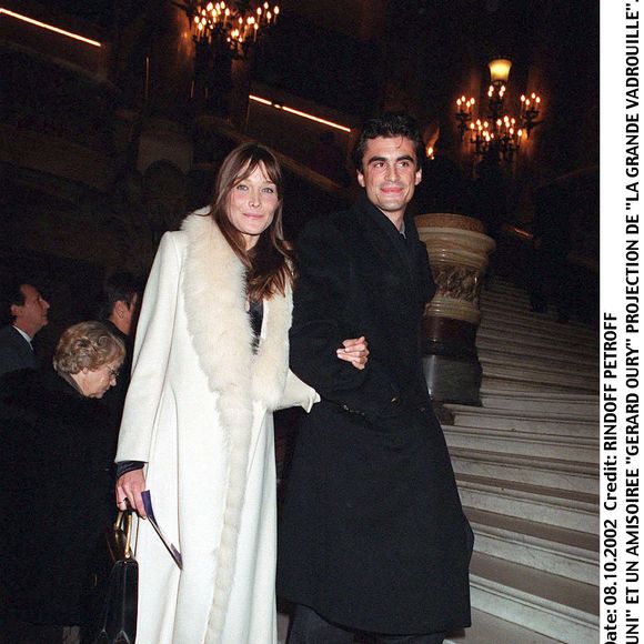 Ils continuent de se soutenir dans leurs projets respectifs.

Carla Bruni et Raphaël Enthoven lors de l'avant-première du film "Fauteuil d'Orchestre" à l'UGC Normandie à Paris.
BERTRAND RINDOFF PETROFF / BESTIMAGE