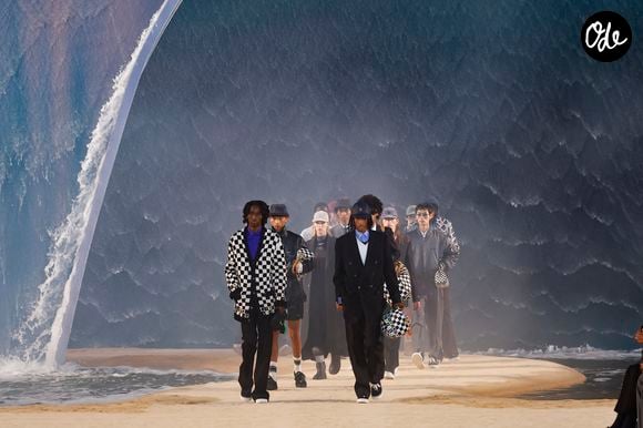 Défilé de mode Louis Vuitton Prêt à Porter Collection Homme Printemps/Été 2027 lors de la Fashion Week de Paris, à la Cité Internationale Universitaire de Paris, France, le 23 juin 2026. © Bestimage