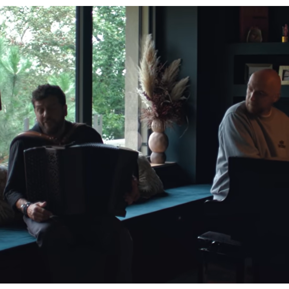 Et studio de musique.

Claudio Capéo ouvre les portes de sa maison.