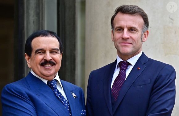 Le président français Emmanuel Macron accueille le roi de Bahreïn Hamad ben Issa al-Khalifa au palais présidentiel de l'Élysée à Paris, France, le 6 février 2026. © Christian Liewig/Bestimage