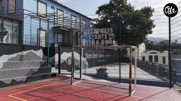 L'endroit n'a aujourd'hui plus rien à voir avec ce qu'il était à l'époque.

La maison d'enfance de la superstar du football Cristiano Ronaldo dans les collines de Madère a été transformée en parking. © Backgrid UK/ Bestimage