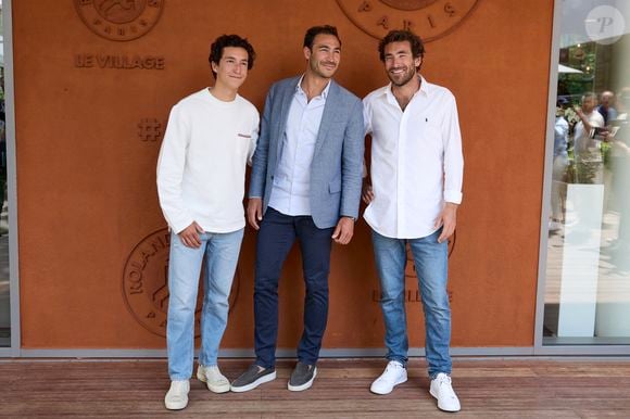 Raphaël Kretz, Valentin Kretz et Martin Kretz au village lors des Internationaux de France de tennis de Roland Garros 2024, à Paris, France, le 4 juin 2024. 

© Jacovides-Moreau/Bestimage