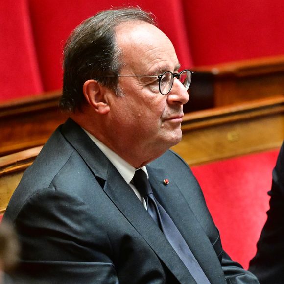 Socialistes et Apparentes' MP Francois Hollande lors d'une séance de questions au gouvernement à l'Assemblée nationale à Paris, France, le 25 mars 2025. © Christian Liewig/Bestimage