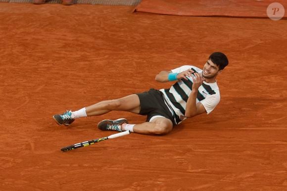 Carlos Alcaraz remporte les internationaux de France de Tennis de Roland Garros 2025 face à J.Sinner à Paris le 8 juin 2025 (Credit Image: © Loic Baratoux/ZUMA Press Wire / Bestimage)