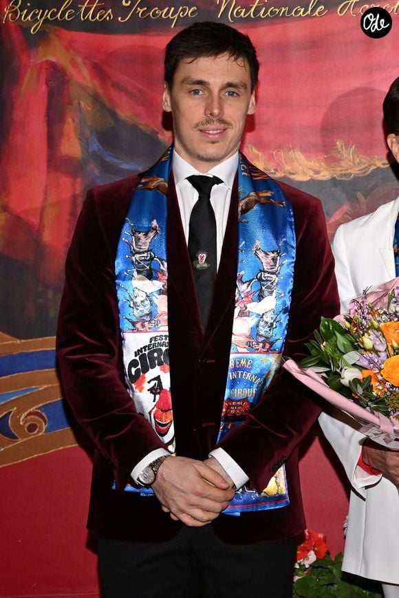 Il confiait notamment que ses parents lui avaient appris à respecter tout le monde et à ne jamais se croire supérieur aux autres.

Louis Ducruet - Les membres de la famille princière de Monaco arrivent à la soirée de clôture du 48ème Festival international du Cirque de Monte-Carlo sous le chapiteau de Fontvieille le 20 janvier 2026.

© Bruno Bebert / Bestimage