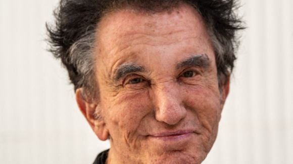 Jack Lang et sa "maison de nains" : une demeure insolite dans le Luberon, bien plus grande qu'il le prétend !