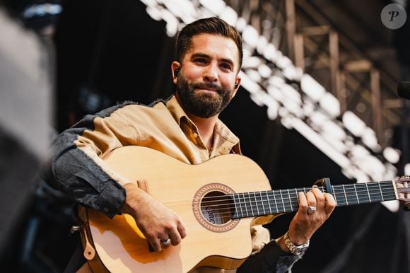 Kendji Girac avait annoncé la naissance de son fils en mai dernier sur Instagram Les artistes sur la scène du V and B Fest' à Château-Gontier sur Mayenne le 21 août 2025. © Alexandre Fumeron / Afterdepth / Bestimage