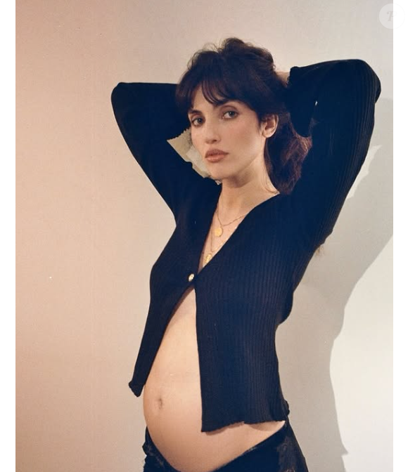 La belle brune est tout simplement sublime

Laura Bensadoun enceinte