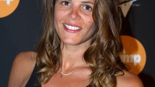 Laure Manaudou pose avec sa fille Manon Bousquet : l'adolescente de 15 ans, dotée de longs cheveux châtains, est immense