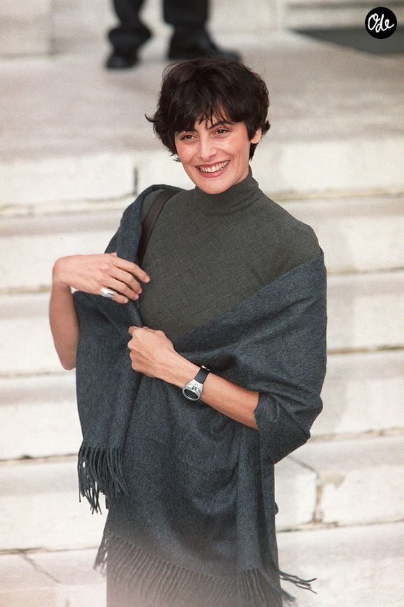 Inès de la Fressange au mariage civil de Michel Sardou et Anne-Marie Périer, Neuilly, 11/10/99. Crédit Abaca