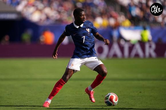 Ousmane Dembélé a ensuite festoyé au Lafayette's Paris, un luxueux restaurant du 8e arrondissement de la capitale.

Le Français Ousmane Dembélé mène le ballon lors du match des 16e de finale de la Coupe du monde de la FIFA 2026 opposant la France à la Suède au New York New Jersey Stadium, le 30 juin 2026 à East Rutherford, dans le New Jersey. © Jose Breton/AFP7 via ZUMA Press Wire/ABACAPRESS.COM