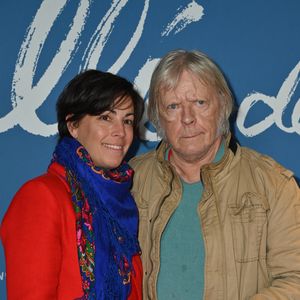 Renaud a un projet pour sa femme Cerise

Le chanteur Renaud Sechan et sa femme Cerise assistent à l'avant-première de 'La vallée des fous' au cinéma Pathe Wepler à Paris, France. Photo par Mireille Ampilhac/ABACAPRESS.COM