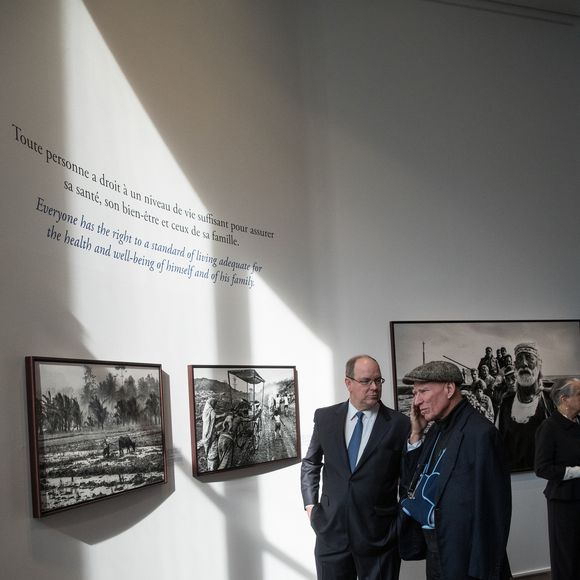 Exclusif - Le prince Albert II de Monaco et Sebastiao Salgado - Le prince Albert II de Monaco visite l'exposition du photographe Sebastiao Salgado au musée de l'homme à Paris le 21 février 2019. © Cyril Moreau/Bestimage