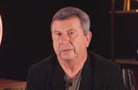Pascal Bataille en interview pour "En privé avec", format original de Webedia. Il revient sur la fin de C8.