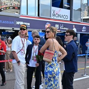Paul Mirabel, Laury Thilleman et Louis Ducruet dans les paddocks du Formula 1 Louis Vuitton Grand Prix de Monaco 2026, à Monte Carlo, Monaco, le 6 juin 2026. © Bruno Bebert/Bestimage