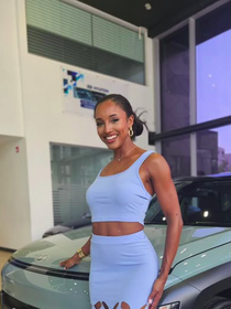 Miss Univers 2025 : Après la française Ophely Mezino, une autre Miss perd l'équilibre sur le podium et est évacuée, la vidéo rendue publique