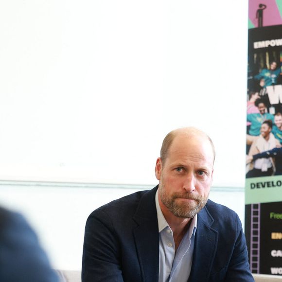 Le prince William a fondu en larmes avant de s'excuser.

Le prince de Galles lors d'une visite à Spiral Skills, une organisation de jeunesse à Lambeth, le 9 septembre 2025 à Londres, en Angleterre. © Mirrorpix / Bestimage