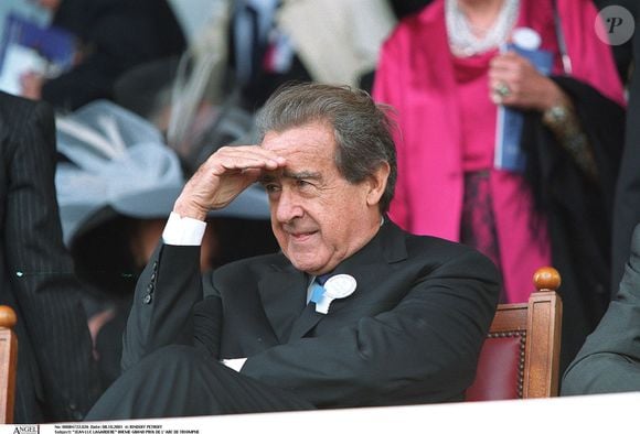 Ce deal historique entre deux dynasties reste aujourd'hui une référence absolue en matière de transmission de patrimoine et de passion équestre.

CJean-Luc Lagardère au 80ᵉ Grand Prix de l’Arc de Triomphe, plan américain. BERTRAND RINDOFF PETROFF / BESTIMAGE