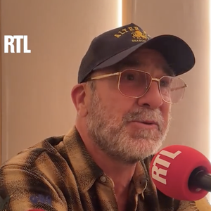 Eric Cantona invité par Augustin Trapenard le 14 mars 2026 sur RTL.