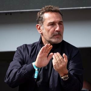 Gilles Lellouche en tribunes lors de la finale messieurs des Internationaux de France de Tennis de Roland Garros 2025 (jour 15), à Paris, France, le 8 juin 2025. © Cyril Moreau/Bestimage
