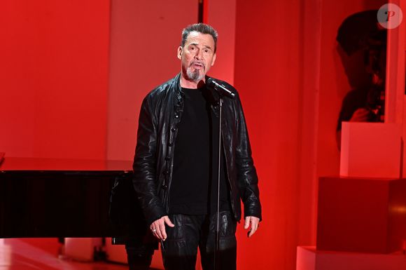 Exclusif - Florent Pagny - Enregistrement de l'émission Vivement dimanche au studio Gabriel à Paris, le 10 novembre 2023, présentée par M.Drucker et diffusée le 26 novembre 2023 sur France 3.
© Guillaume Gaffiot / Bestimage