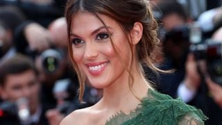 Iris Mittenaere et Antoine Dupont : Nouvelle apparition nocturne à Cannes pour le duo, l'ancienne Miss France rayonnante en vert