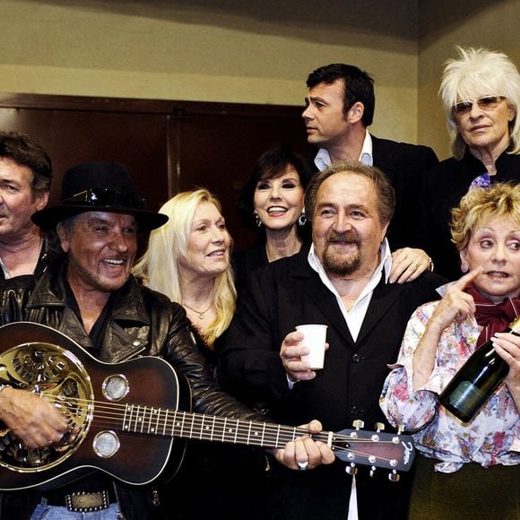 Le 13 janvier 2009, Richard Anthony fête ses 50 ans de carrière au Palais des Congrès entouré de ses amis de la tournée "Âge tendre et tête de bois". Frank Alamo, Annie Cordy, Catherine Lara, Richard Anthony, Denise Fabre, Elisabeth sa femme, Danyel Gerard, Pascal Danel et Pierre Vassiliu. Photo by APS-Medias/ABACAPRESS.COM