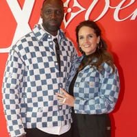 Omar Sy est propriétaire d'une bastide typique au coeur des Alpilles, où il mène une vie simple avec sa femme Hélène et leurs enfants